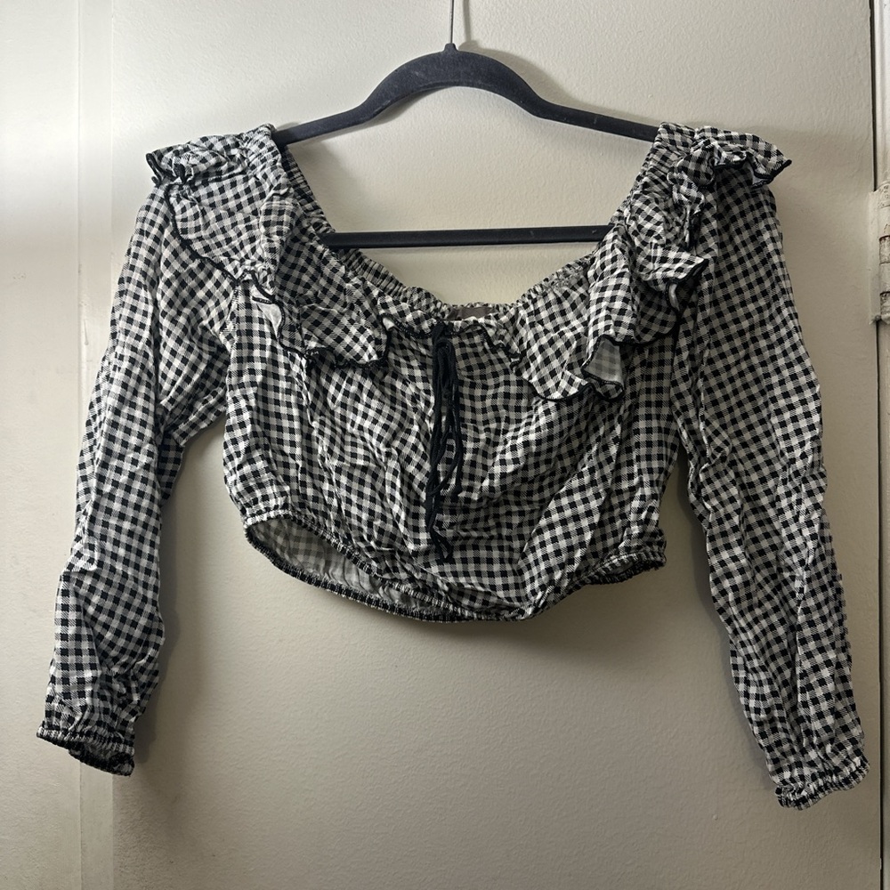 Black and white ruffle crop top